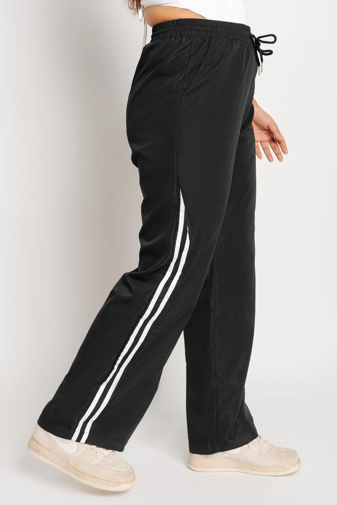 Draw The Line Straight Fit Pants