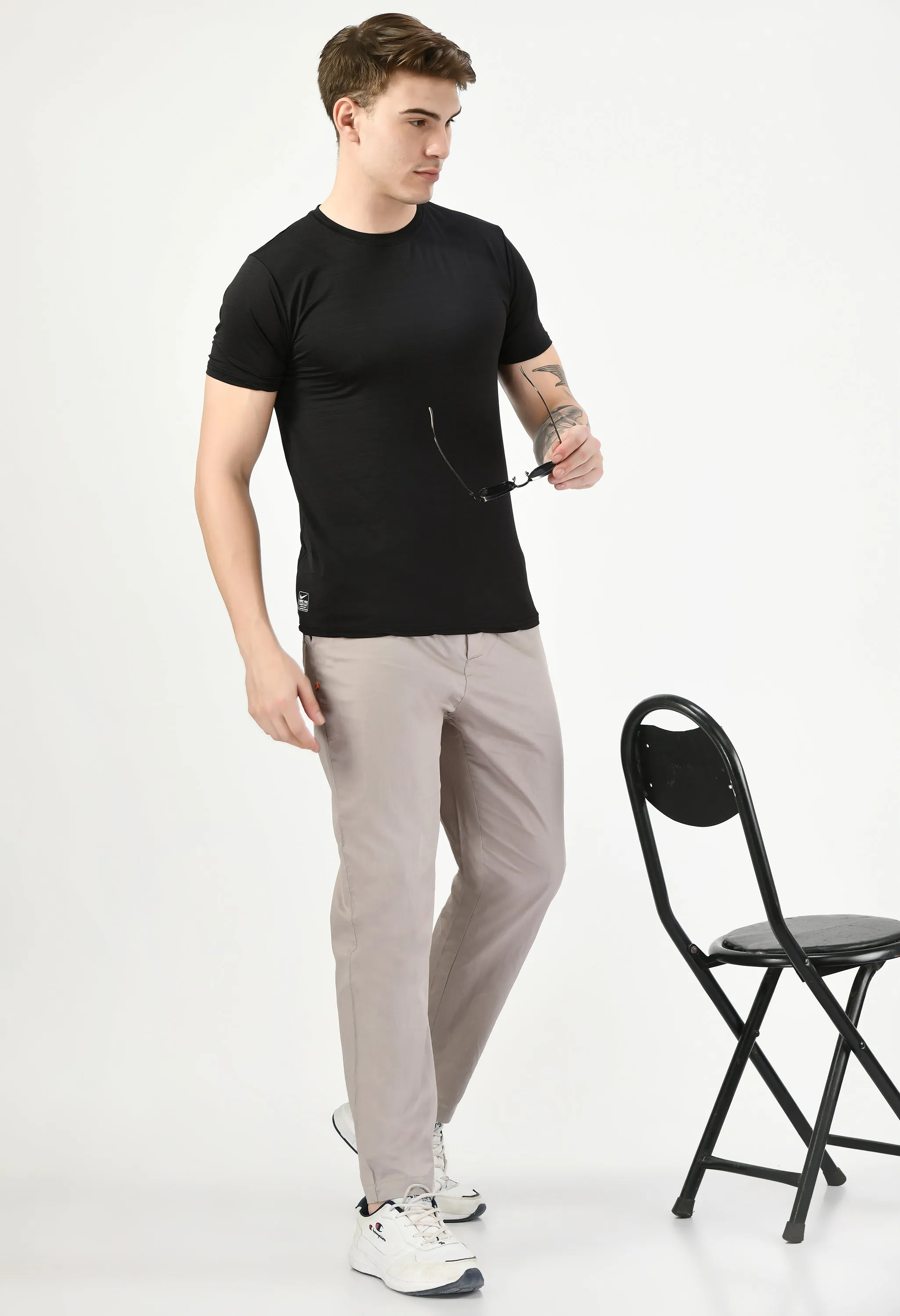 Grey Solid Relaxed Fit Casual Trouser